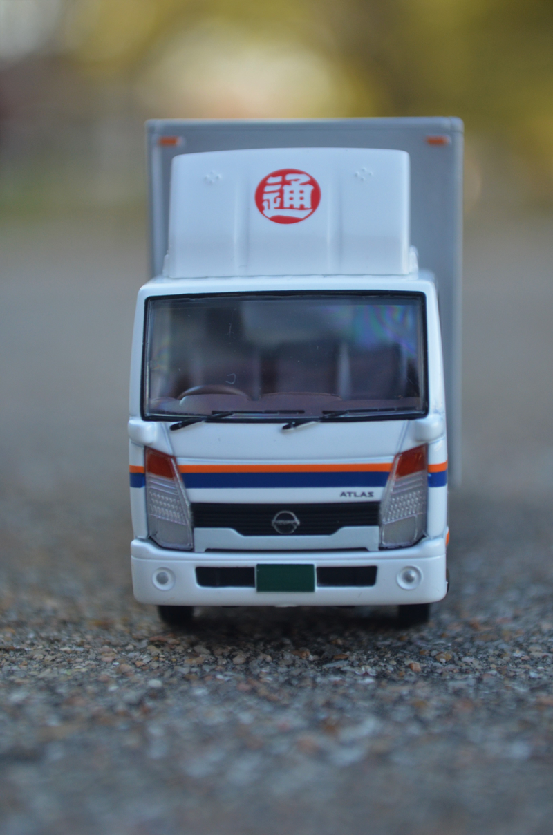 Illustration for article titled Land of the Rising Sun-Day: Tomica Limited Vintage Neo Nissan Atlas Panel Van